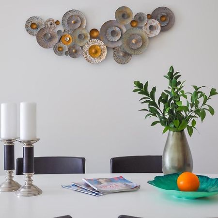 Lovelystay - 2Br Modern, Pool Access, Close To Marina & Beach Куартейра Екстериор снимка