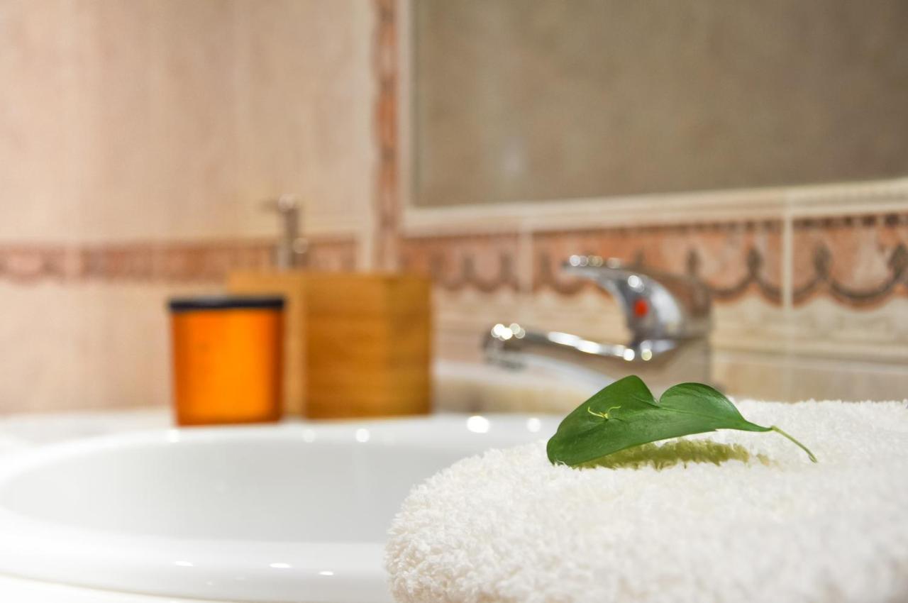 Lovelystay - 2Br Modern, Pool Access, Close To Marina & Beach Куартейра Екстериор снимка